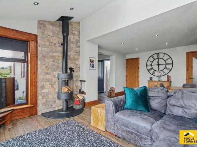 4 bed house for sale