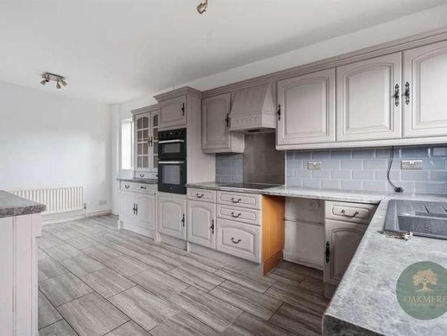 4 bed house for sale