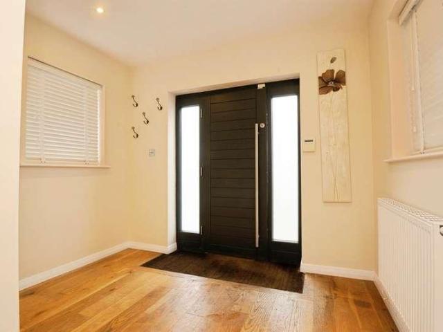 4 bed house for sale