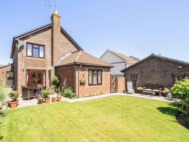 4 bed house for sale