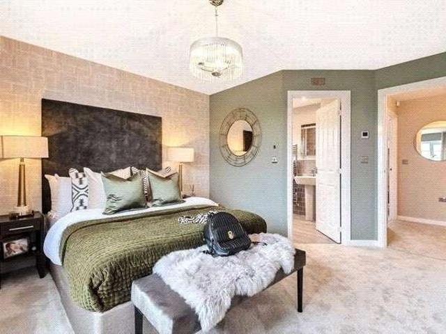 4 bed house for sale