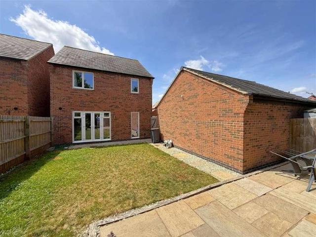 4 bed house for sale