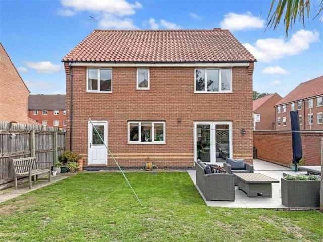 4 bed house for sale