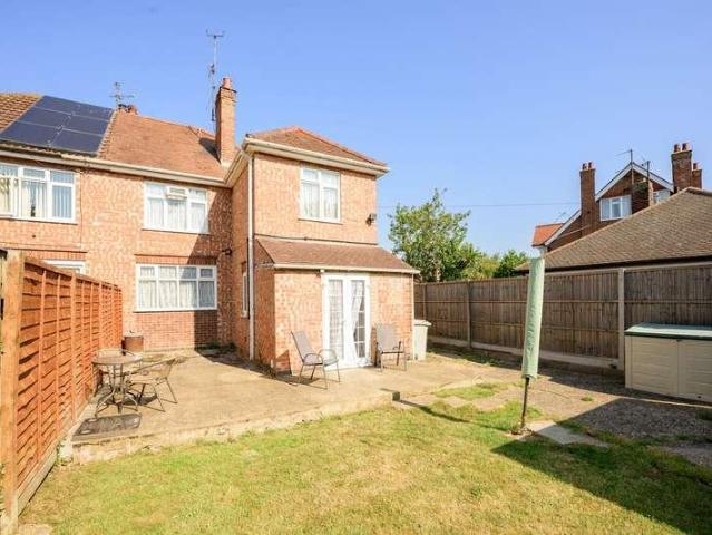4 bed house for sale