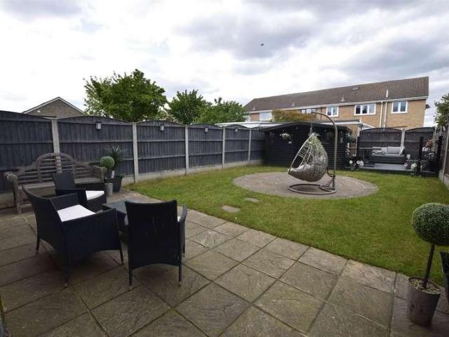 4 bed house for sale