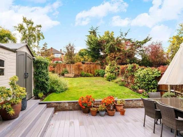 4 bed house for sale