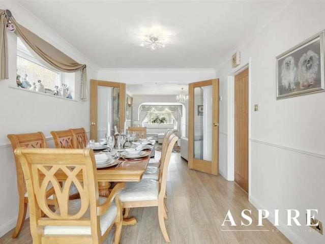 4 bed house for sale