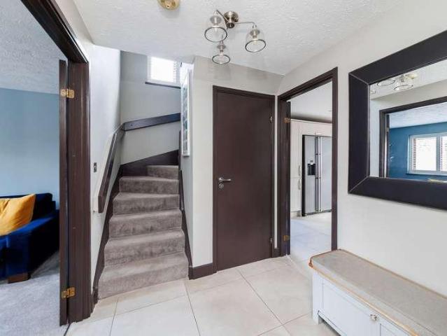 4 bed house for sale