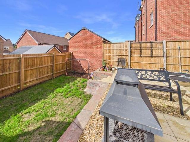 4 bed house for sale