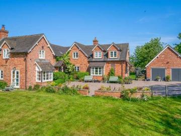 4 bed house for sale