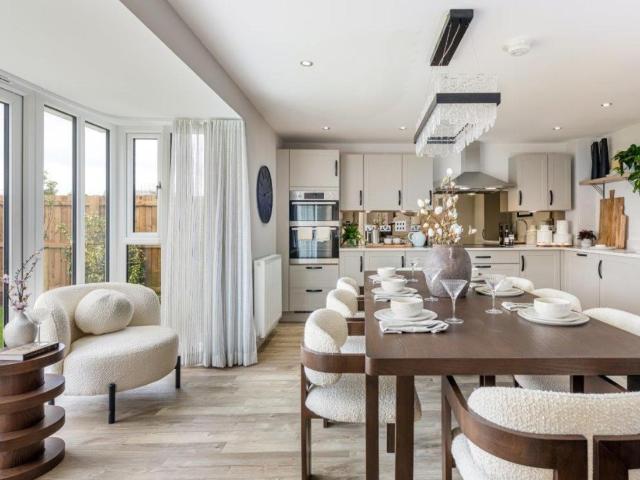 4 bed house for sale