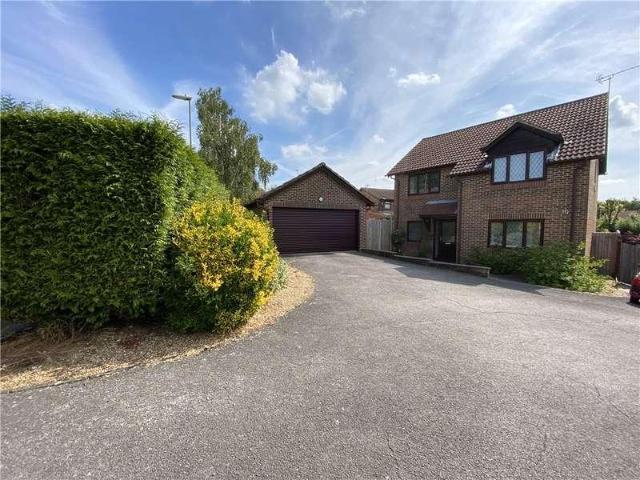 4 bed house for sale