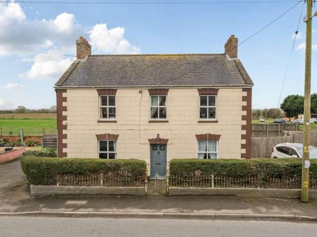 4 bed house for sale