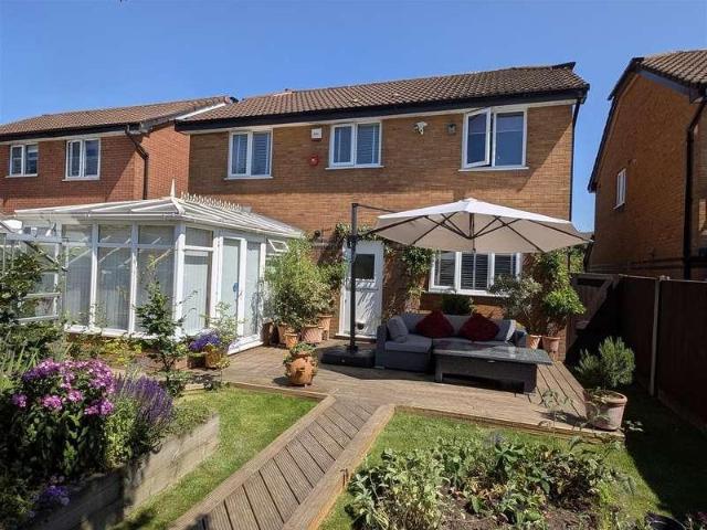 4 bed house for sale