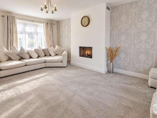 4 bed house for sale