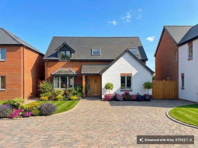 4 bed house for sale