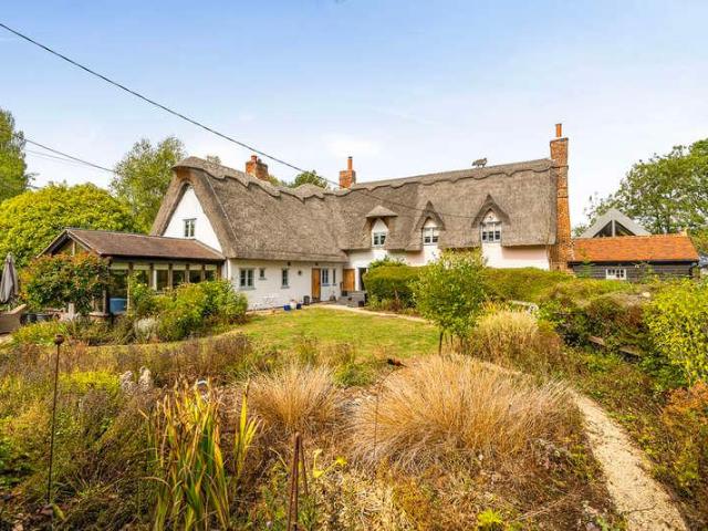 4 bed house for sale