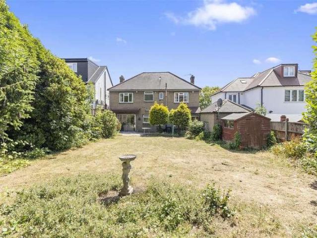 4 bed house for sale