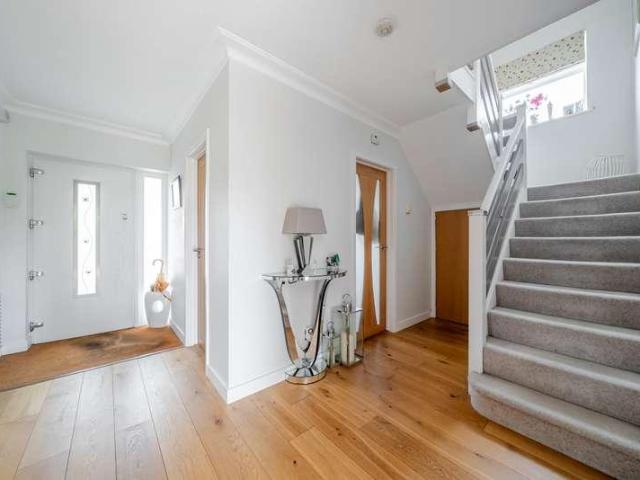 4 bed house for sale