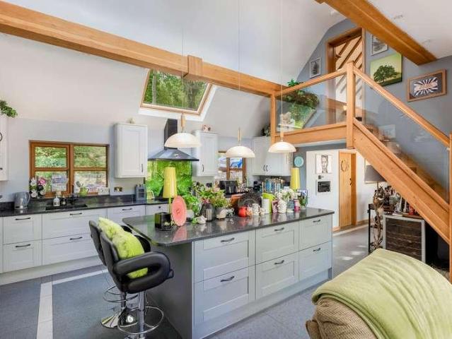4 bed house for sale