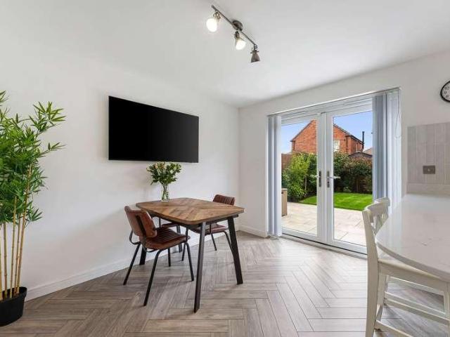 4 bed house for sale