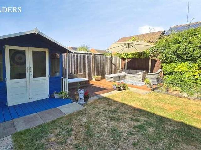 4 bed house for sale