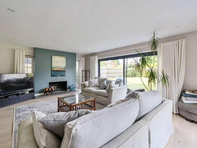 4 bed house for sale