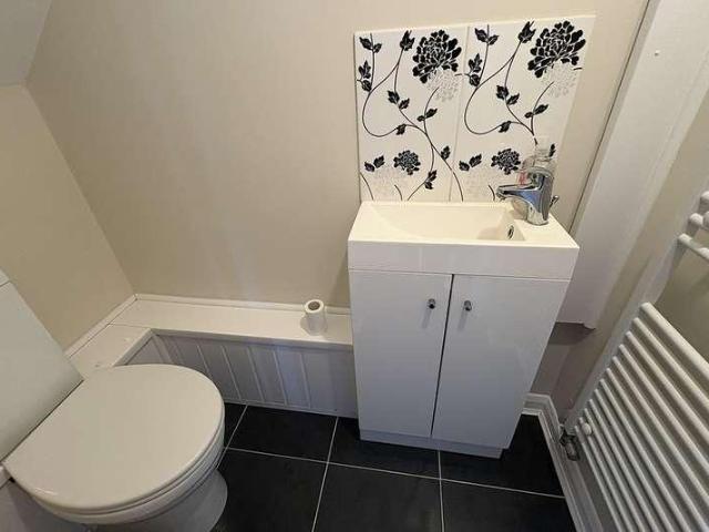 4 bed house for sale
