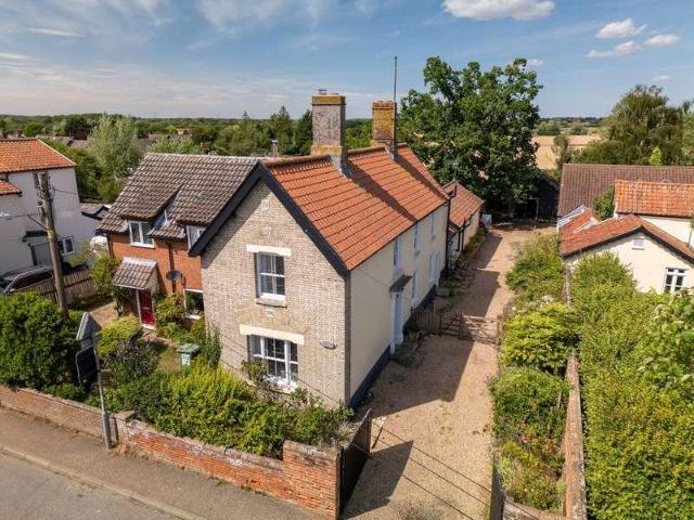 4 bed house for sale