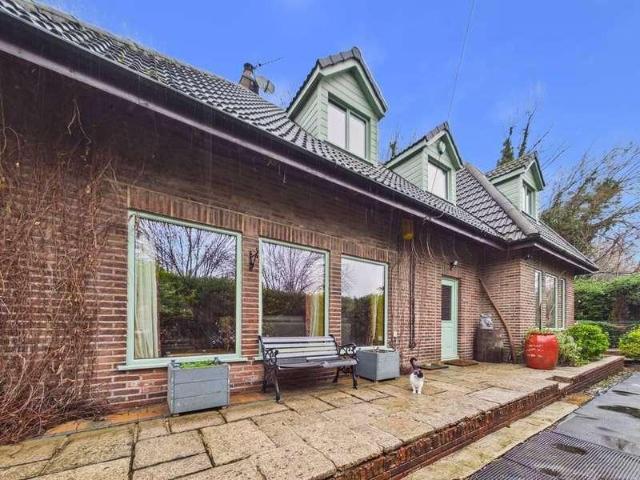 4 bed house for sale