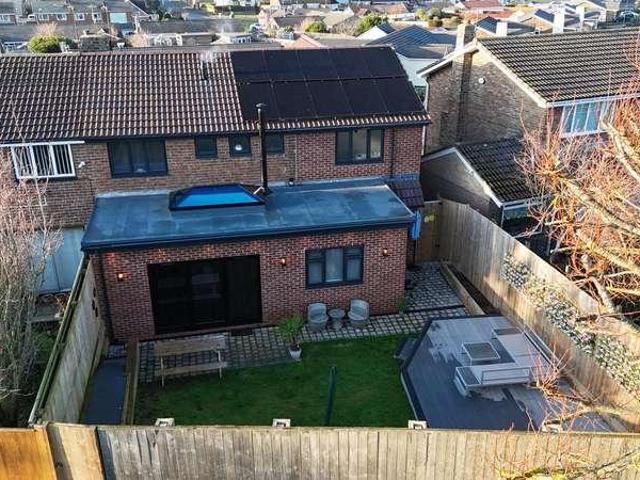 4 bed house for sale