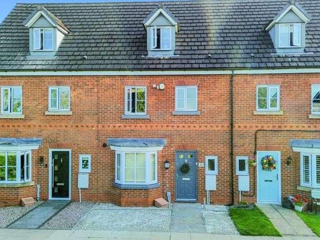 4 bed house for sale