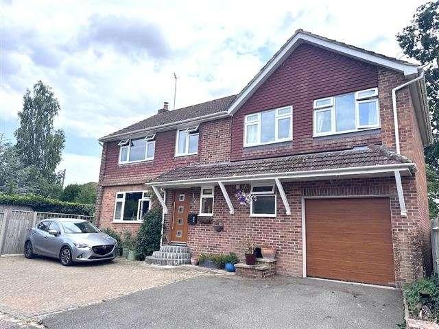 4 bed house for sale