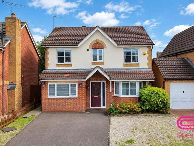 4 bed house for sale