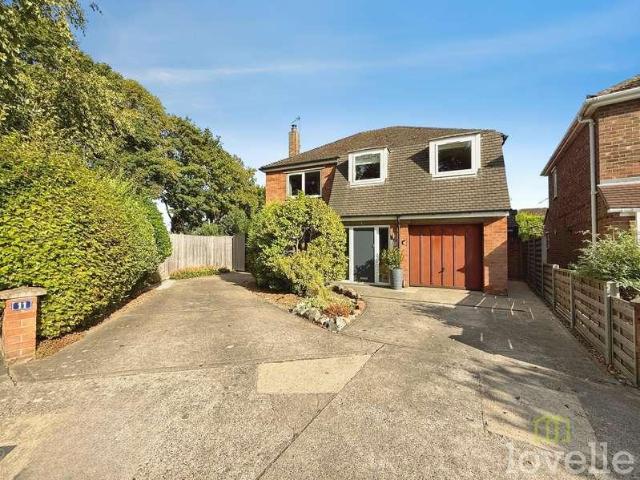 4 bed house for sale