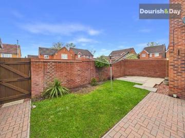 4 bed house for sale