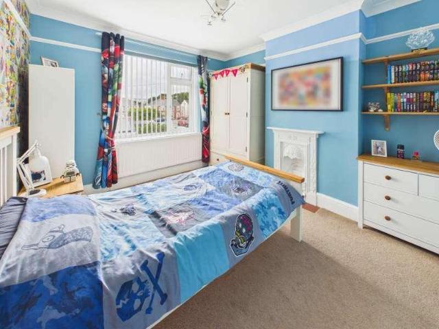 4 bed house for sale