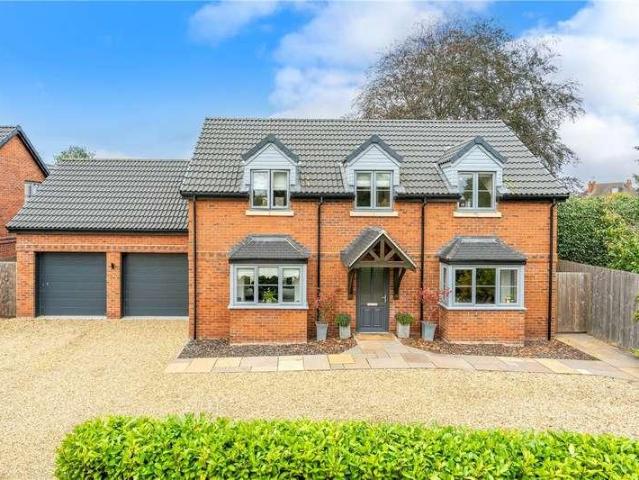 4 bed house for sale