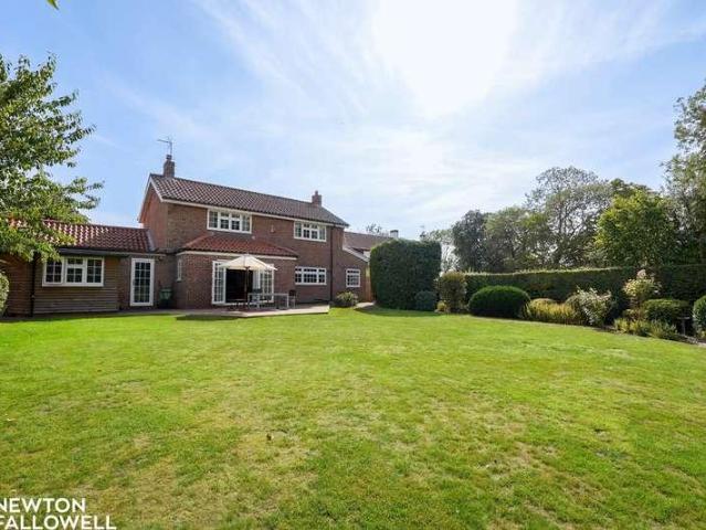 4 bed house for sale