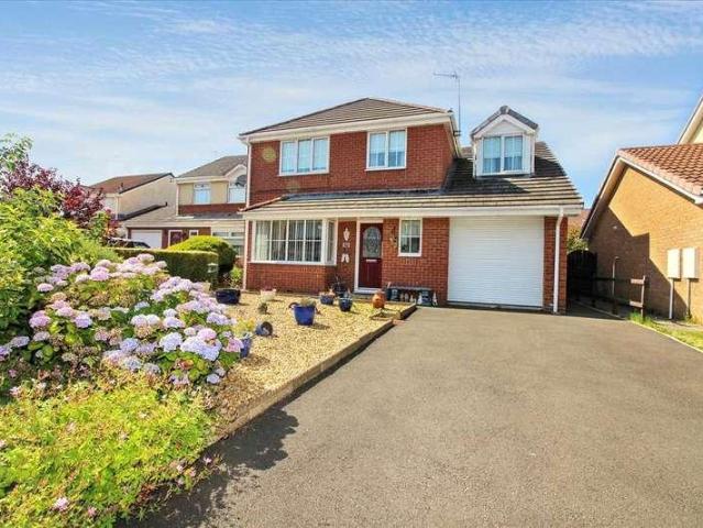 4 bed house for sale