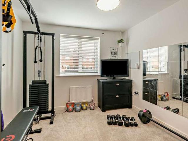 4 bed house for sale