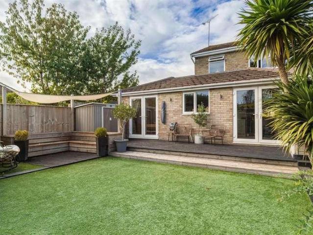 4 bed house for sale