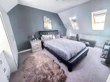 4 bed house for sale