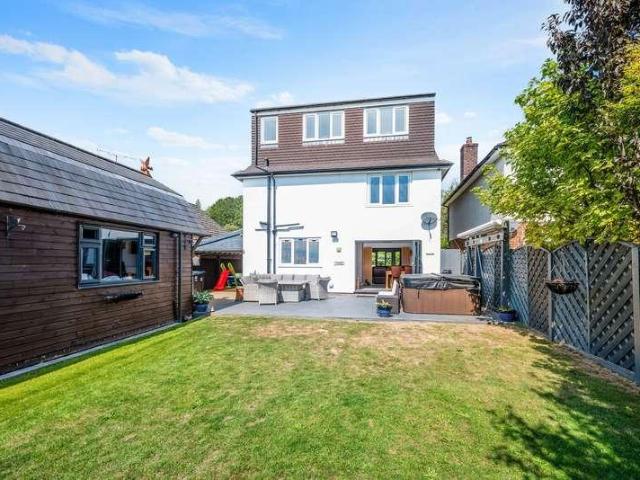 4 bed house for sale