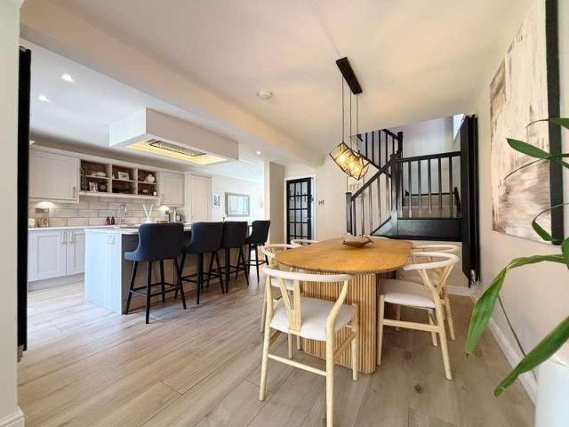 4 bed house for sale