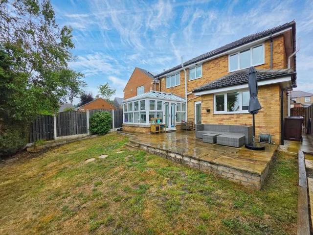 4 bed house for sale
