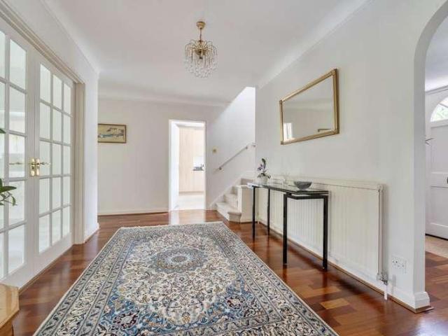 4 bed house for sale