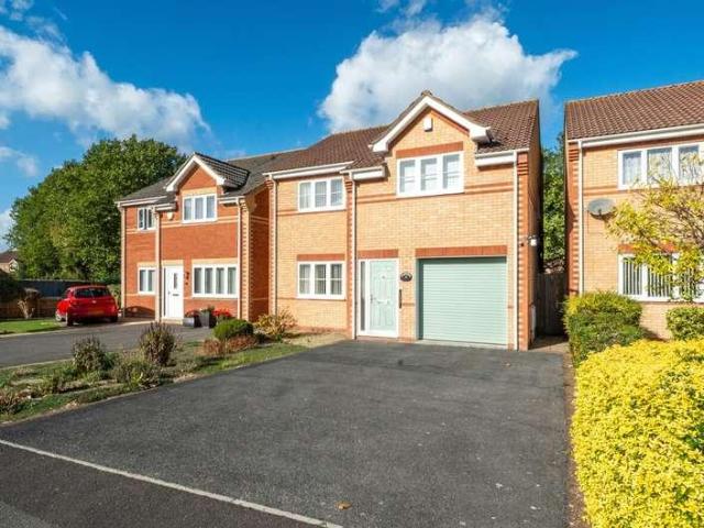 4 bed house for sale