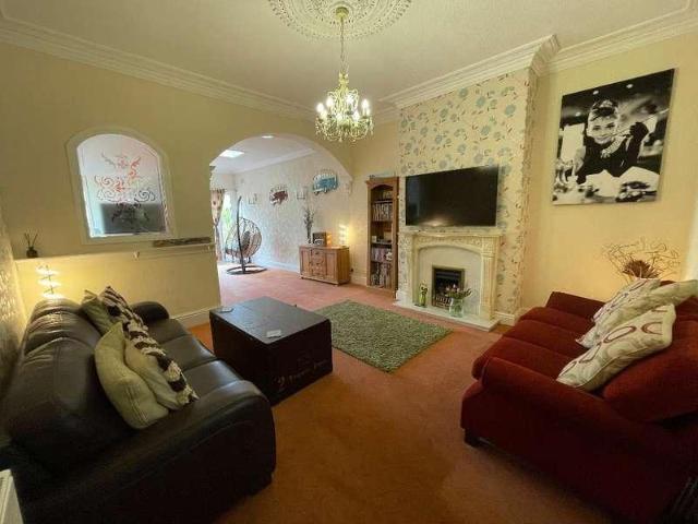 4 bed house for sale
