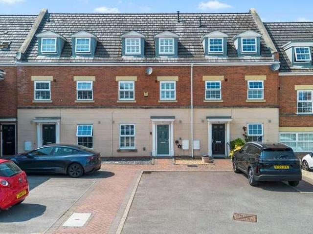4 bed house for sale